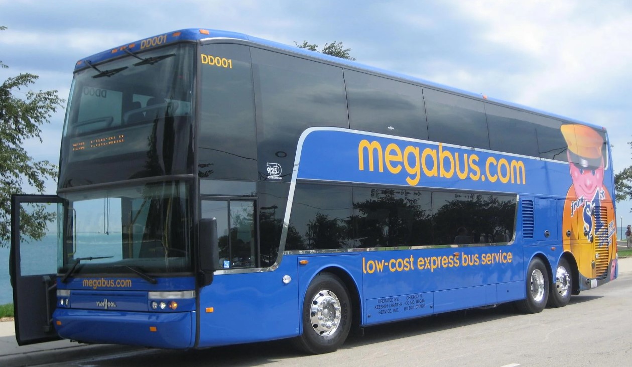 Megabus - Bus from Toronto to Niagara Falls